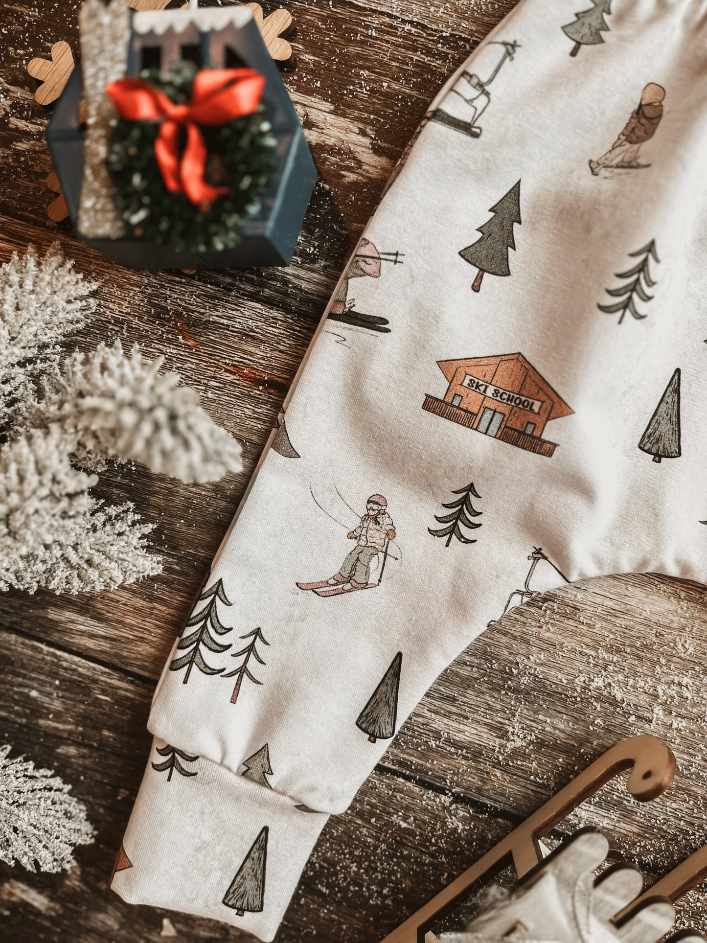 Alpine Adventures Slim Leggings