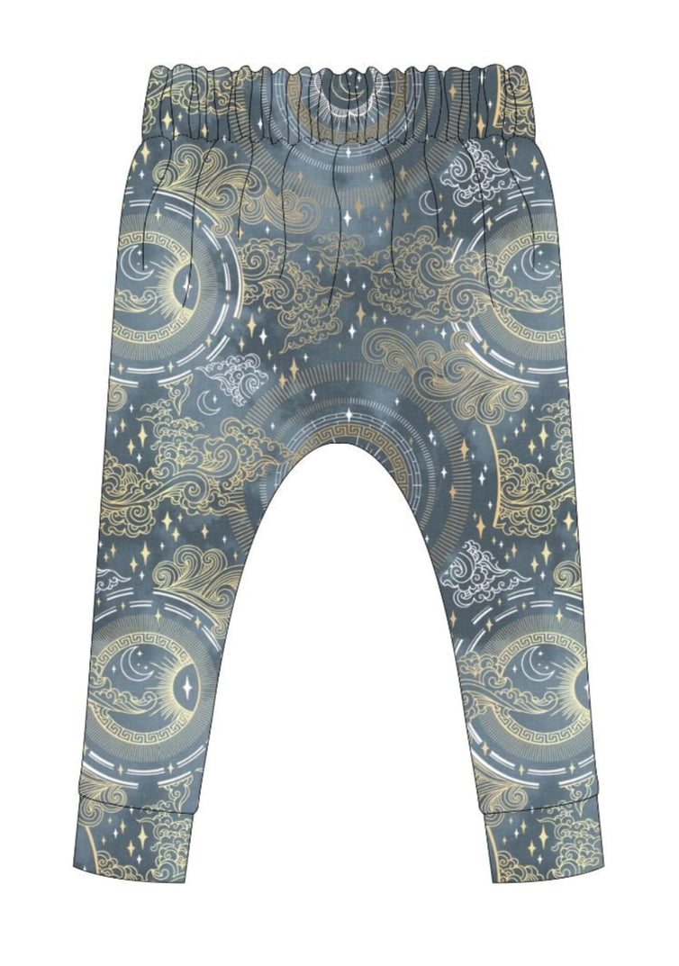 Fantasy Skies Slim Leggings